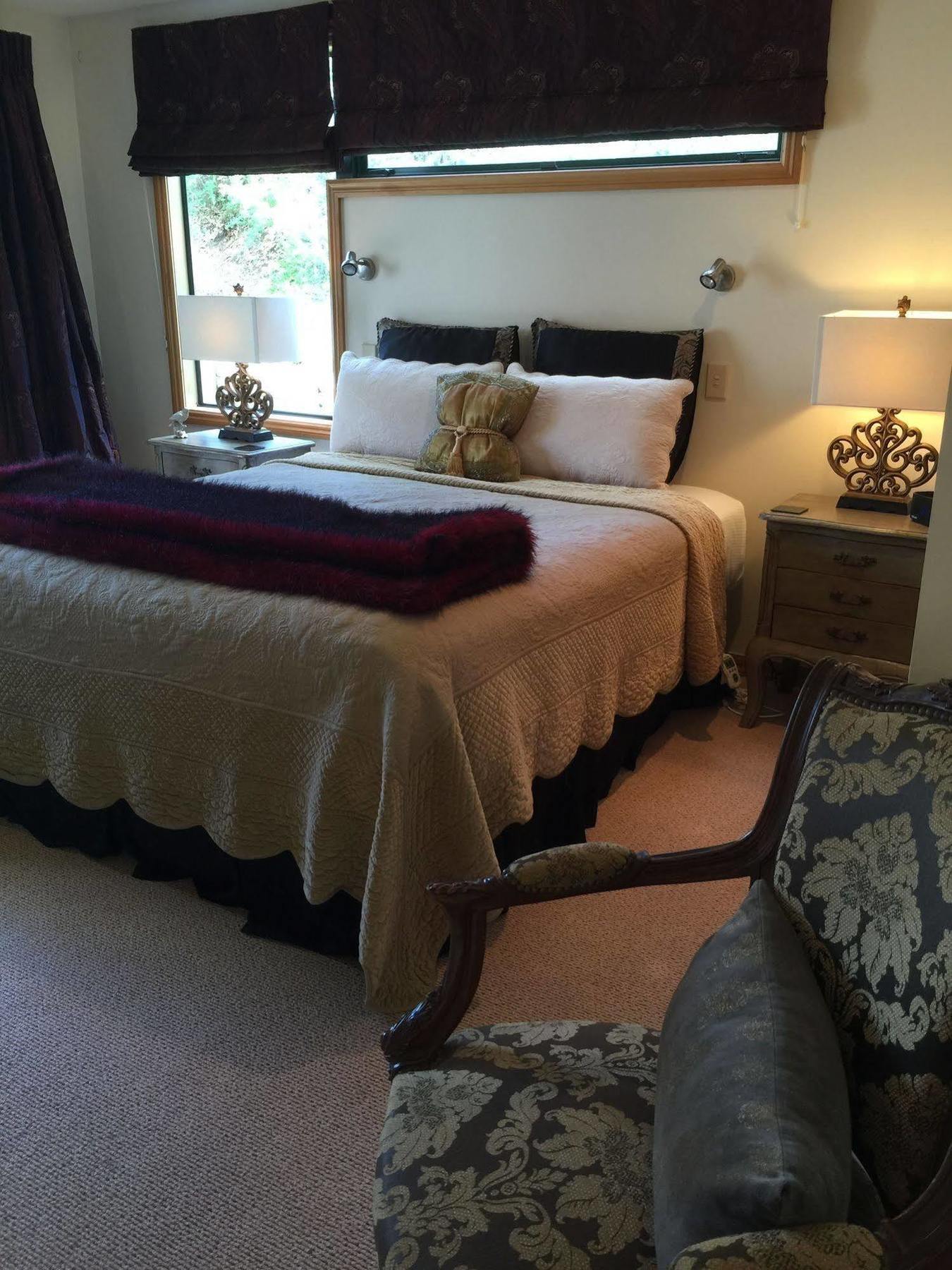 The Flying Trout Boutique Lodge Taupo Exterior photo
