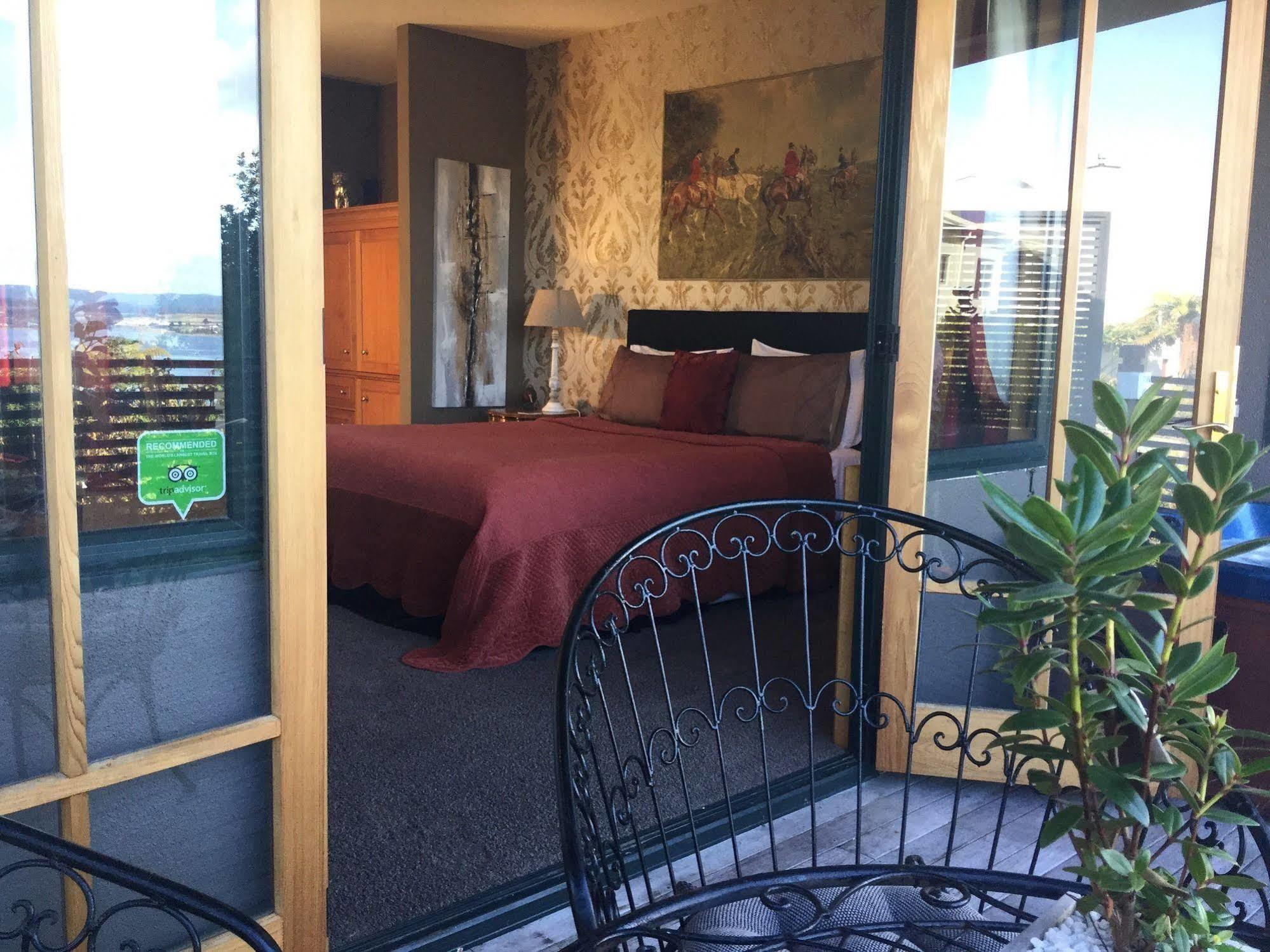 The Flying Trout Boutique Lodge Taupo Exterior photo