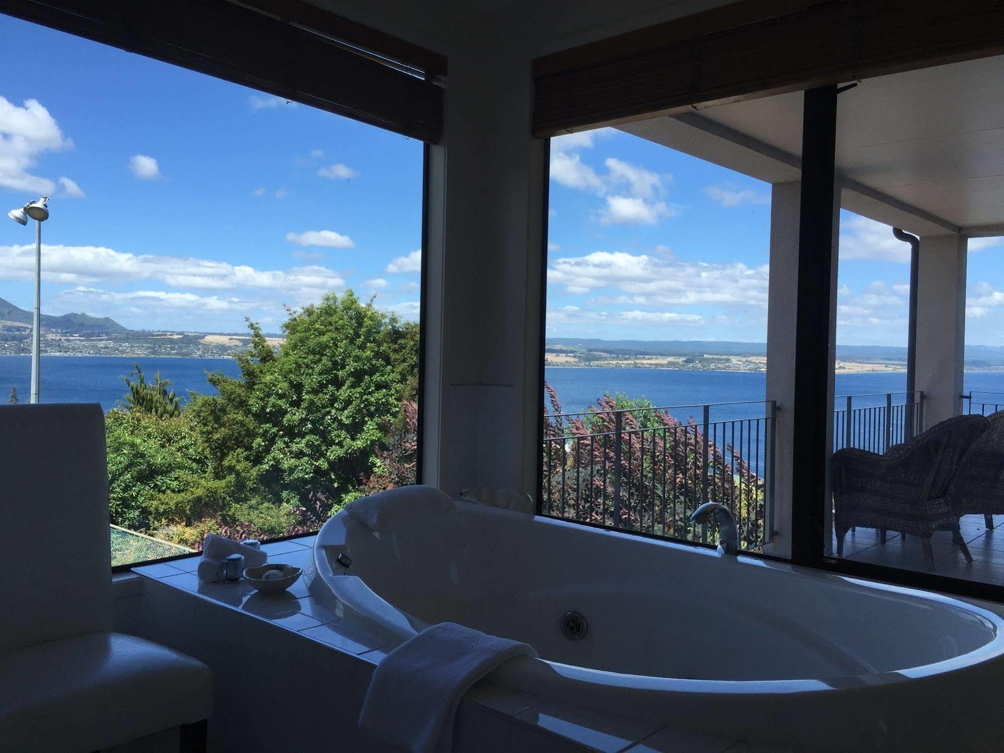 The Flying Trout Boutique Lodge Taupo Exterior photo